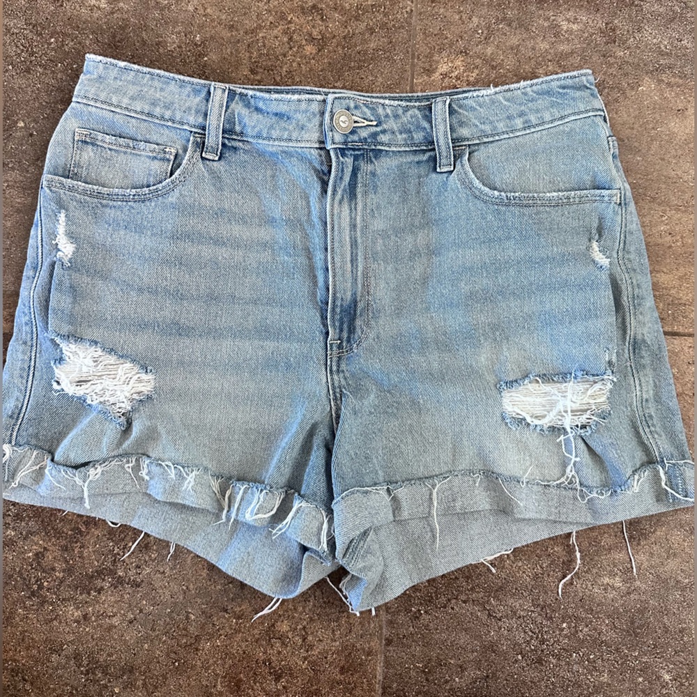 EUC Hollister Ultra High-Rise Mom Short